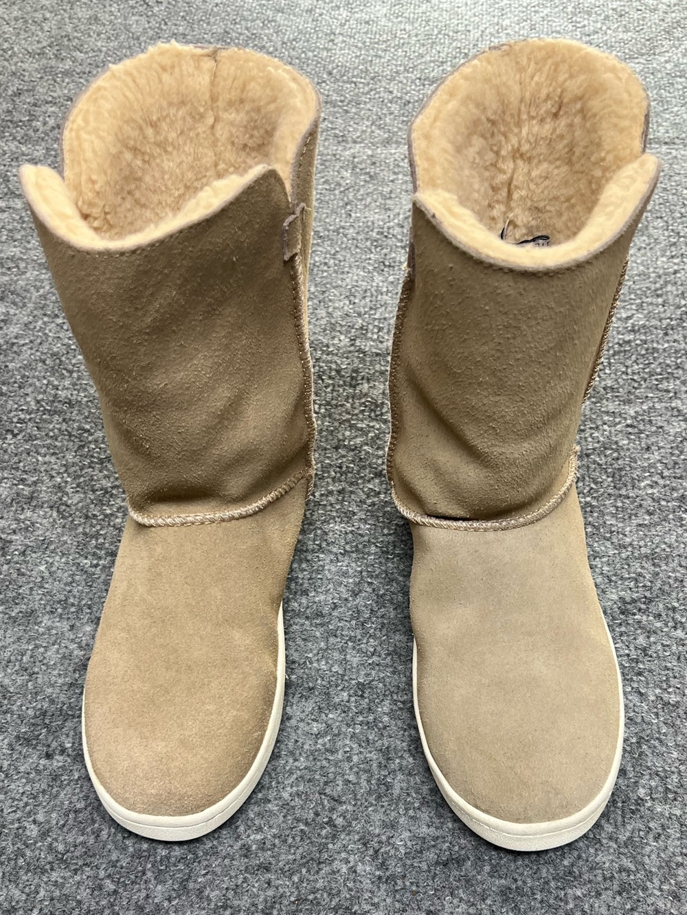 BearPaw Delaney Demi Tan Taupe Suede Boots Cream Sole Size 7